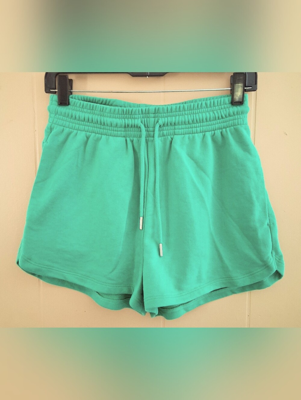 H&M Green Elastic Waist Shorts Size Small